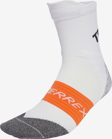 Chaussettes de sport ' Xperior ' ADIDAS TERREX en blanc : devant
