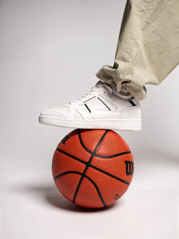 Baskets basses 'Off-Court Clean' Tanners en blanc