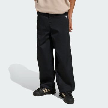 Loosefit Pantaloni di ADIDAS ORIGINALS in nero: frontale