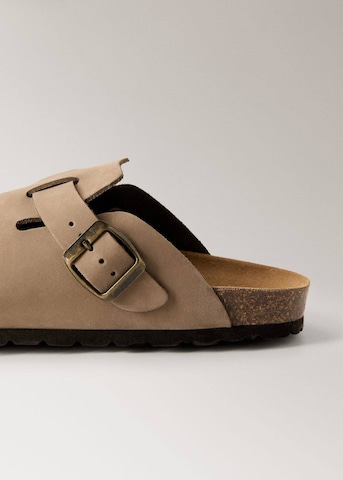 MANGO Clogs 'Pim' in Braun