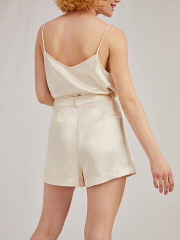 A LOT LESS Loose fit Pleat-front trousers 'Valentina' in White