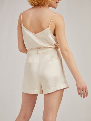 A LOT LESS Loose fit Pleat-Front Pants 'Valentina' in White