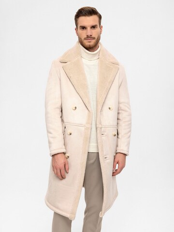 Cappotto invernale di Antioch in beige: frontale
