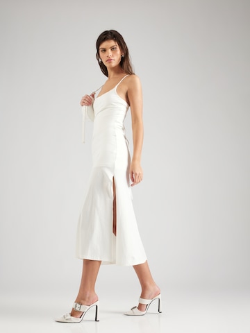 GLAMOROUS Вечерна рокля в бяло