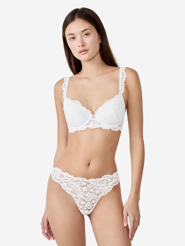 String 'Legende' di ETAM in beige