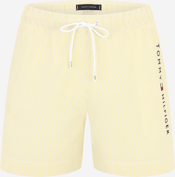 Shorts de bain TOMMY HILFIGER en jaune : devant