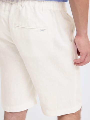 Regular Pantalon chino ' CFPandrup ' Casual Friday en blanc