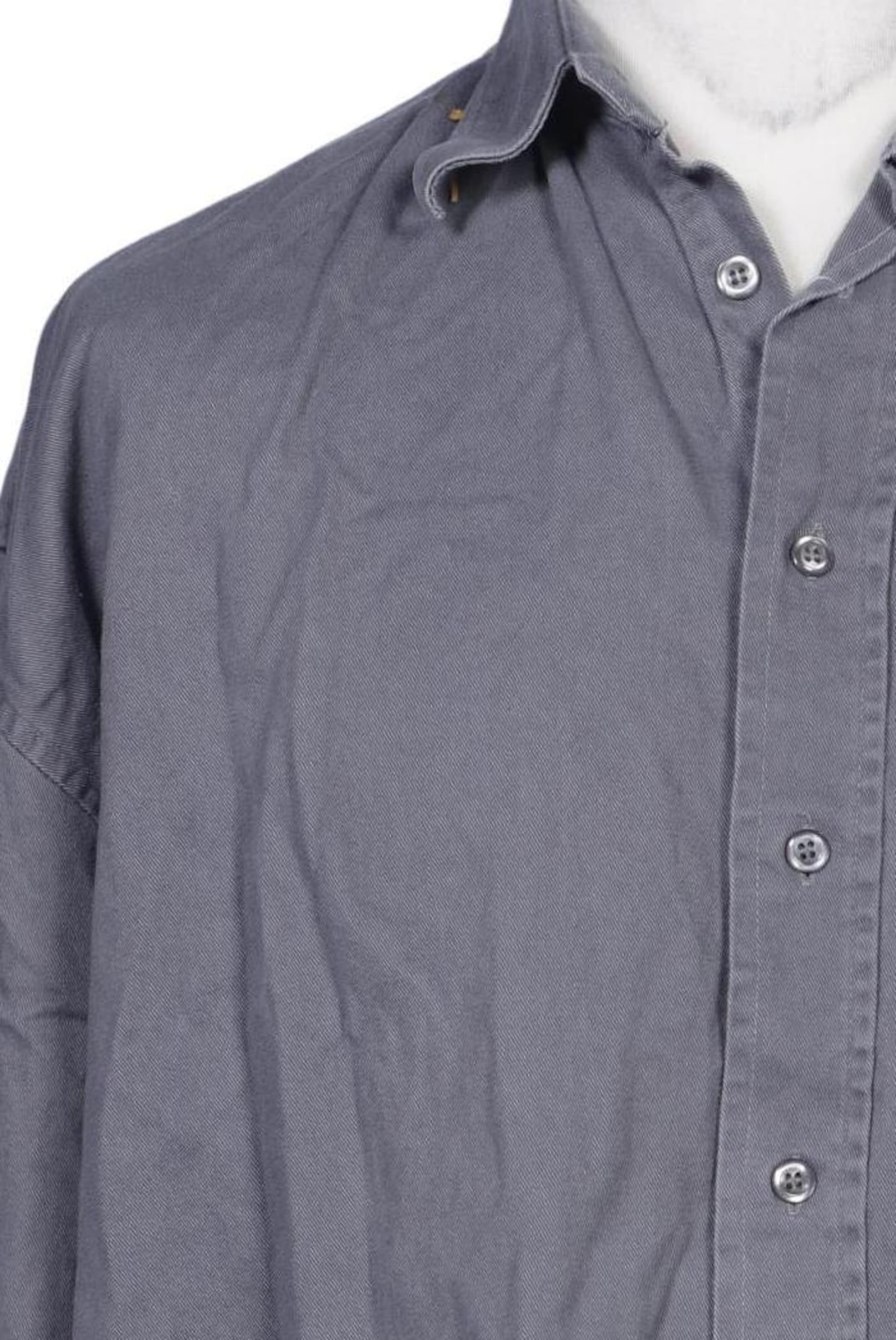 Chaser Button Up Shirt in L in Grey