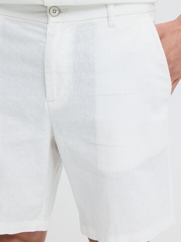 INDICODE JEANS - Regular Calças chino ' IDPassala ' em branco