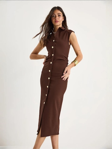 Robe Bianco Lucci en marron : devant