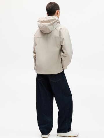 Geacă de primăvară-toamnă de la Pull&Bear pe bej