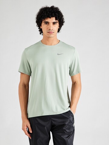 Maglia funzionale 'MILER' di NIKE in verde: frontale