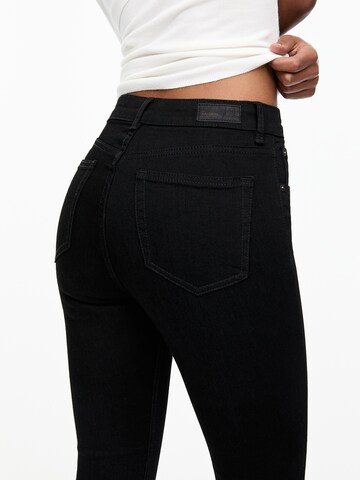 Pull&Bear Skinny Jeans in Schwarz