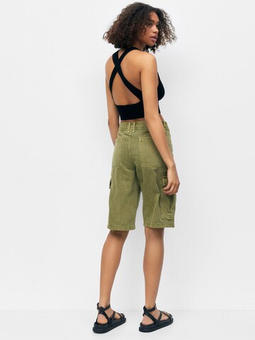 Loosefit Pantaloni eleganți de la Pull&Bear pe verde