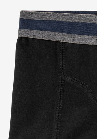 BENCH Boxershorts in Schwarz