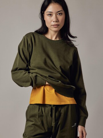OWN Off With Nature Sweatshirt 'Felpa Felpata Girocollo' in Groen