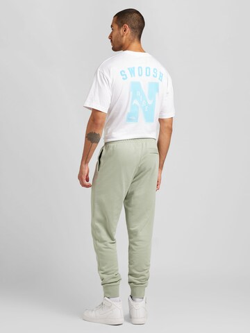 Nike Sportswear - Tapered Pantalón 'CLUB' en verde