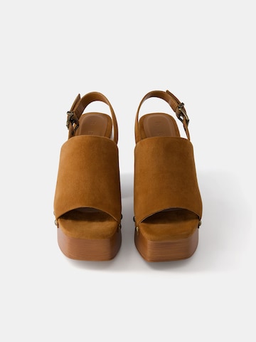 Bershka Sandal in Brown