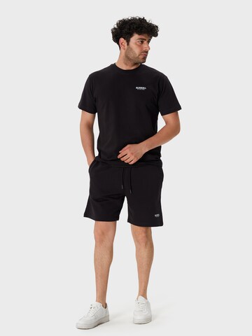 Oldskull Loosefit Shorts in Schwarz