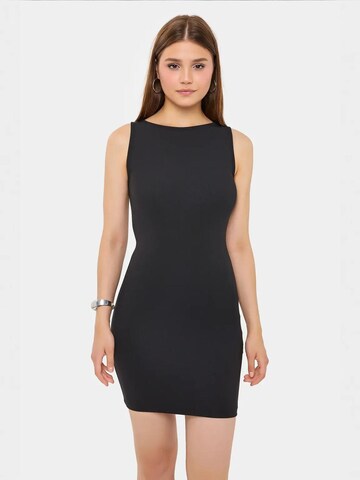 Robe Hiccup en noir : devant