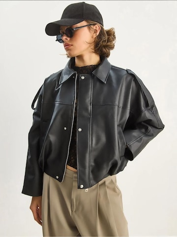 Bianco Lucci Tussenjas in Zwart: voorkant