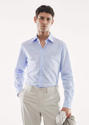 MANGO MAN Regular fit Skjorta 'Alcala' i blå: framsida