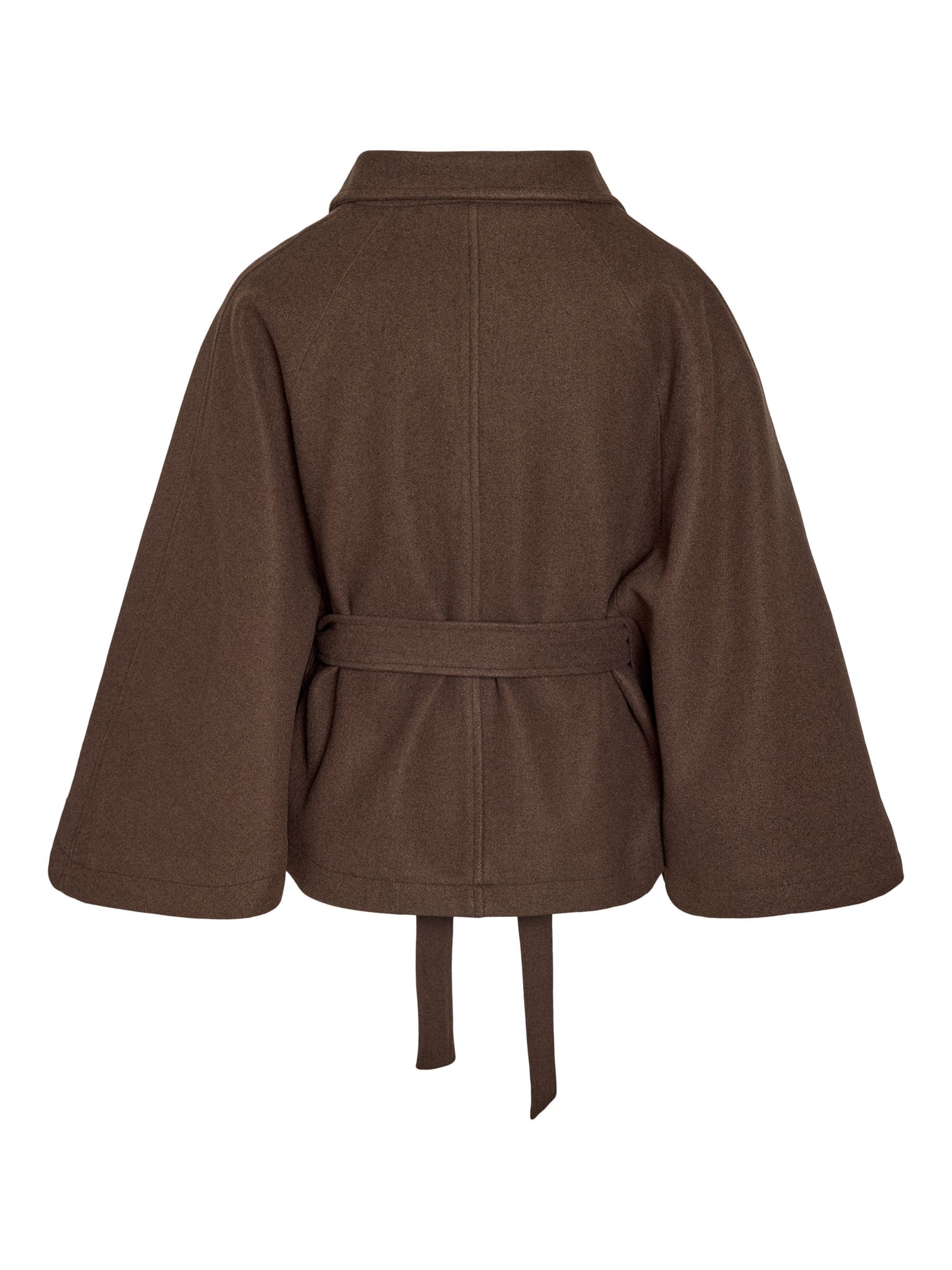 Noisy may Cape 'NMLucy' in Brown