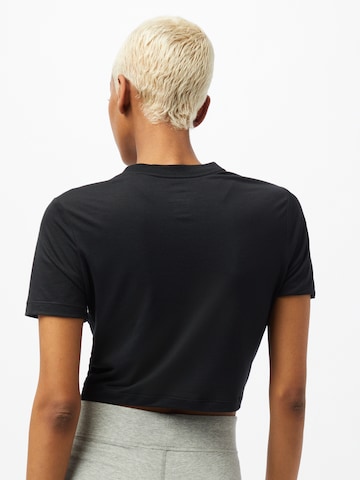 T-shirt 'Essential' Nike Sportswear en noir