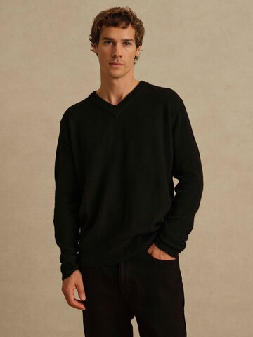 DAN FOX APPAREL Sweater 'Bela' in Black: front