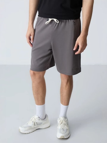 Wide Leg Pantalon Tommy Life en gris : devant