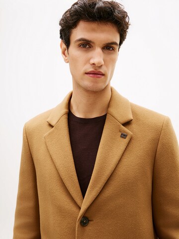 TOMMY HILFIGER Between-seasons coat in Brown