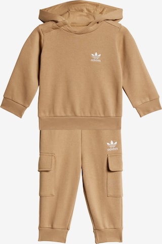 ADIDAS ORIGINALS - Ropa para correr 'Hoodie Cargo Set' en marrón: frente