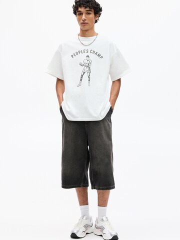 T-Shirt 'ALI PEOPLE´S CHAMP' Pull&Bear en blanc : devant