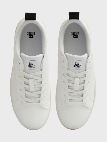 DIESEL - Sapatilhas baixas 'S-CLEVER' em branco