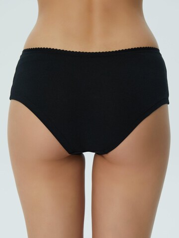 Albero Natur Boyshorts in Black