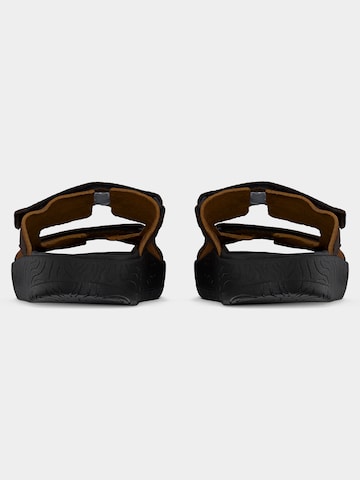 Veja - Sapato aberto 'Arpoador' em castanho