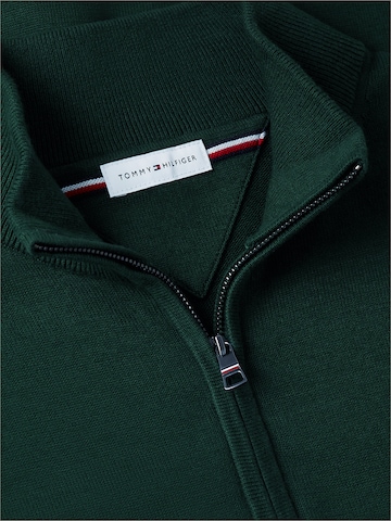 TOMMY HILFIGER Sweater in Green