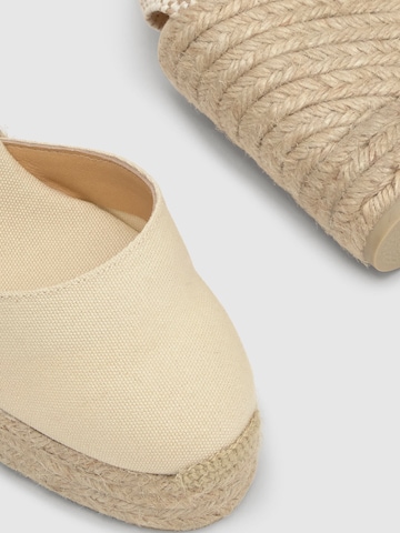 Castañer Espadrilles 'Carina' in Beige