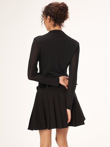 Haut 'Chic High Neck Sheer Mesh Long Sleeve Top - Black' yoligex en noir