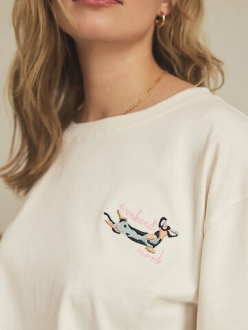 Pijama de la Next pe bej