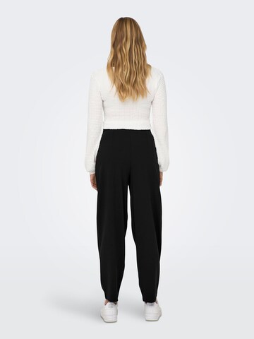 JDY - Tapered Pantalón plisado 'CATIA' en negro