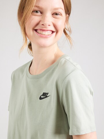 Nike Sportswear Футболка 'Club Essential' в Зеленый