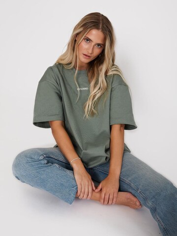 BAYSIDE BOUND Oversized shirt 'THE BAYSIDE UNISEX OVERSIZE TEE' in Groen