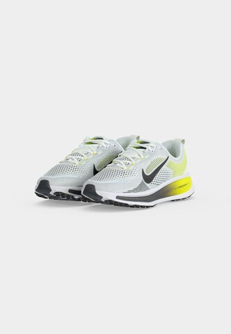 balts NIKE Sporta apavi 'Vomero 18'