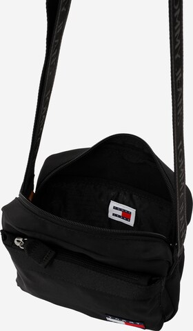 Tommy Jeans Crossbody bag ESSENTIAL DAILY in Black ABOUT YOU