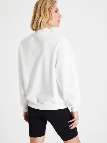 Sweat-shirt Trendyol en beige