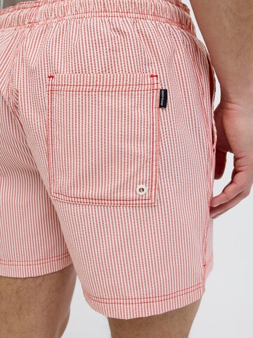 Shorts de bain JACK & JONES en rouge