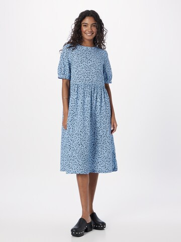 Monki Φόρεμα σε μπλε: μπροστά