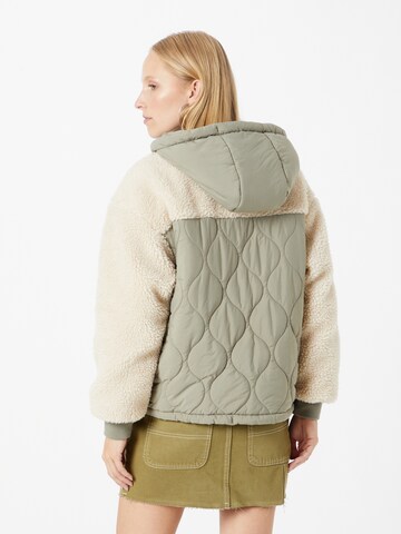 Superdry Jacke in Grün