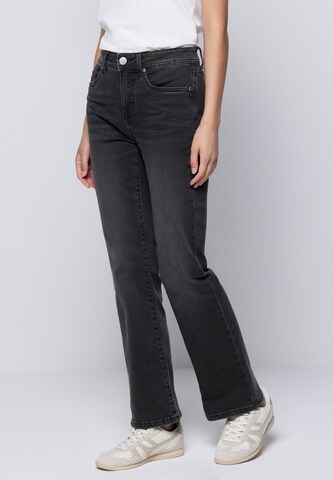 Street One Studio Bootcut Jeans in Schwarz: Vorderseite